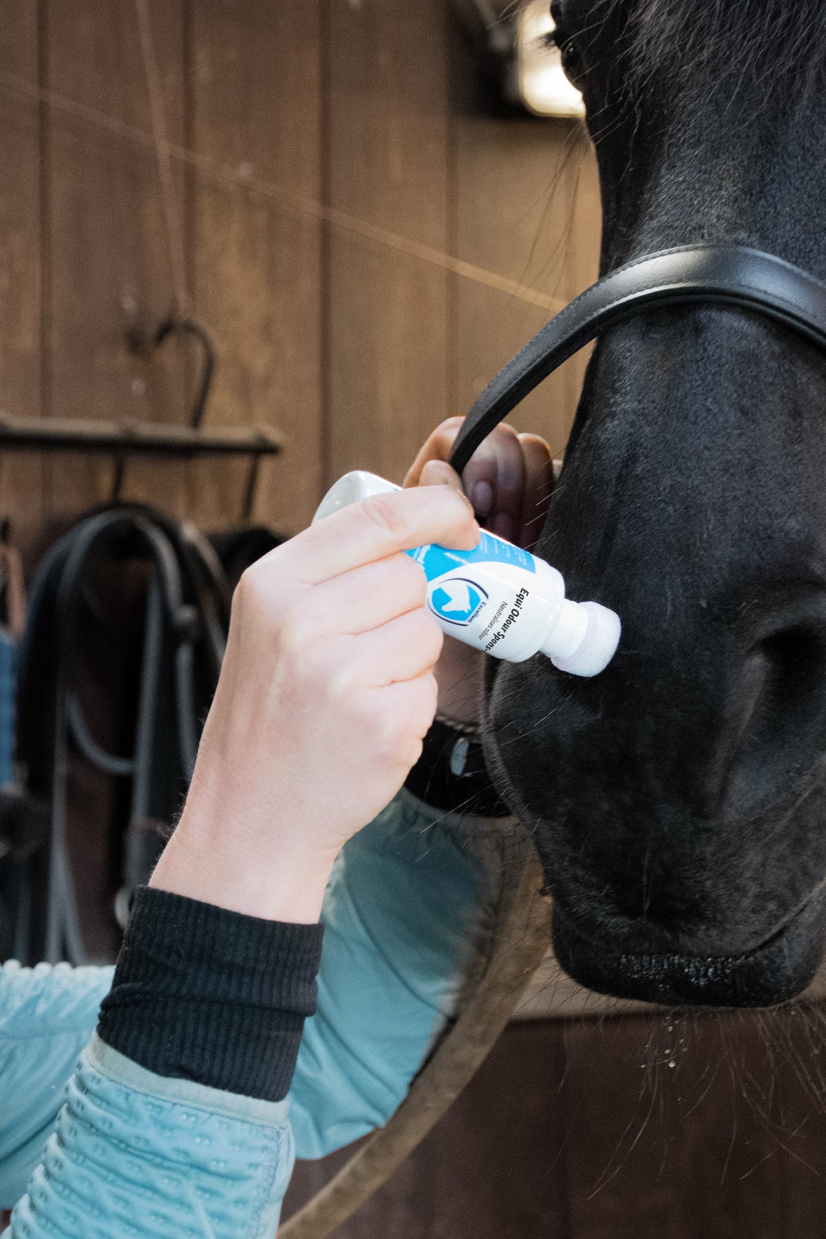 Excellent Horse Odour Spons-On 75 ml 4